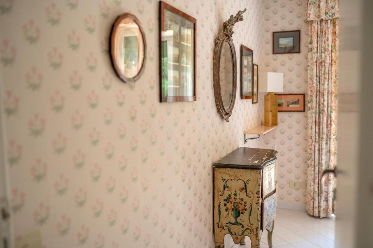 Charming Villa Capri Exteriör bild