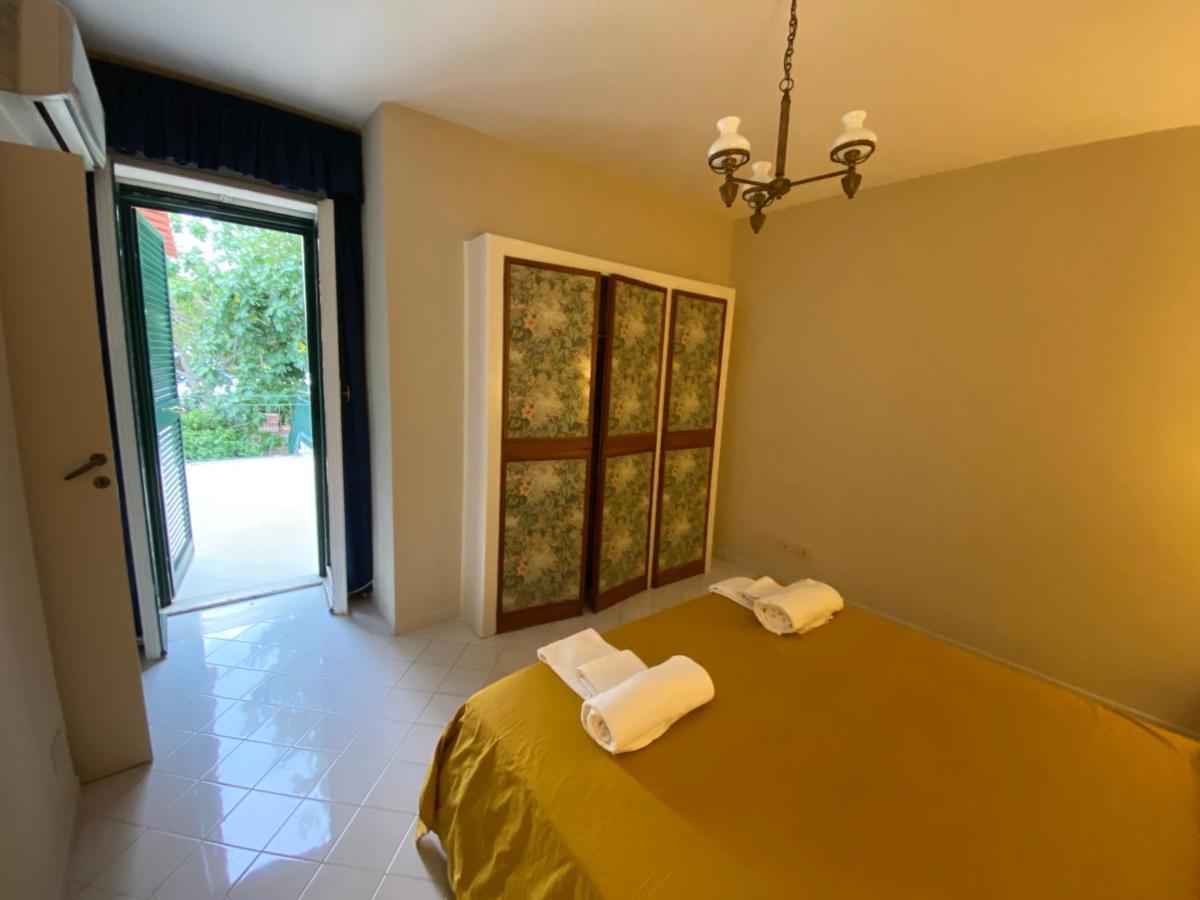 Charming Villa Capri Exteriör bild
